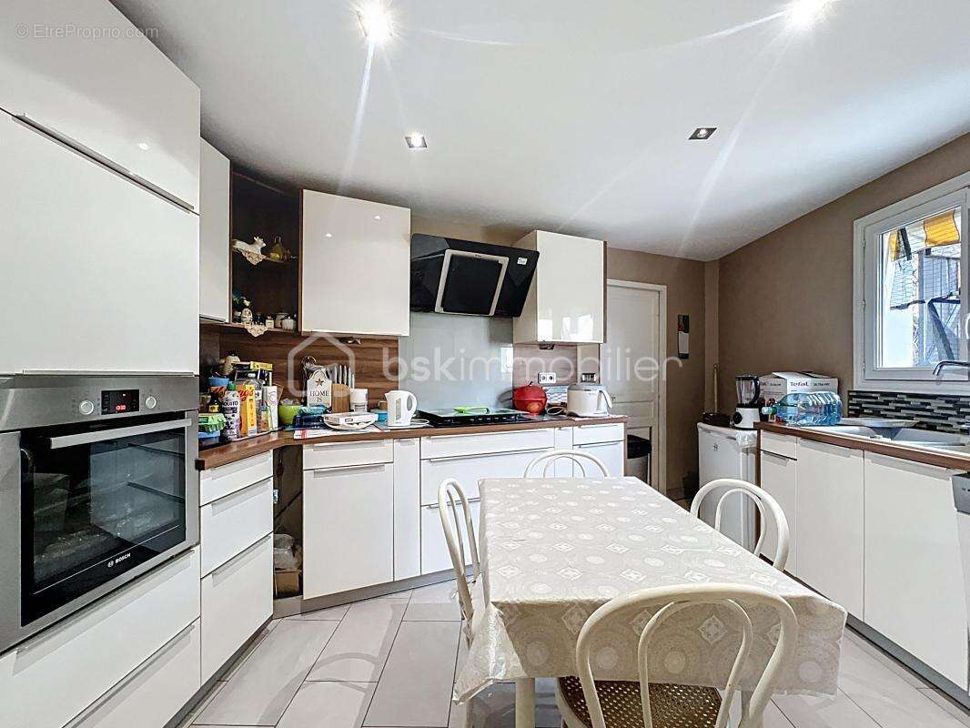 Maison à COMBS-LA-VILLE