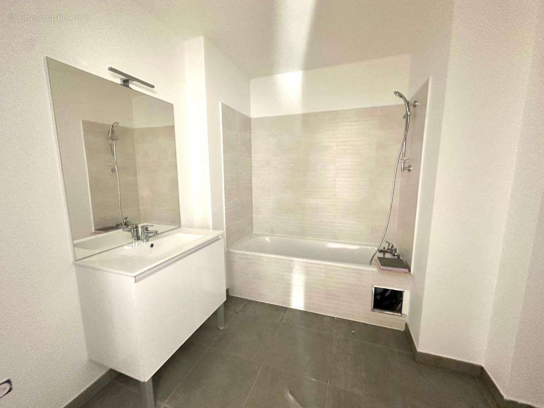 Appartement à TOULENNE