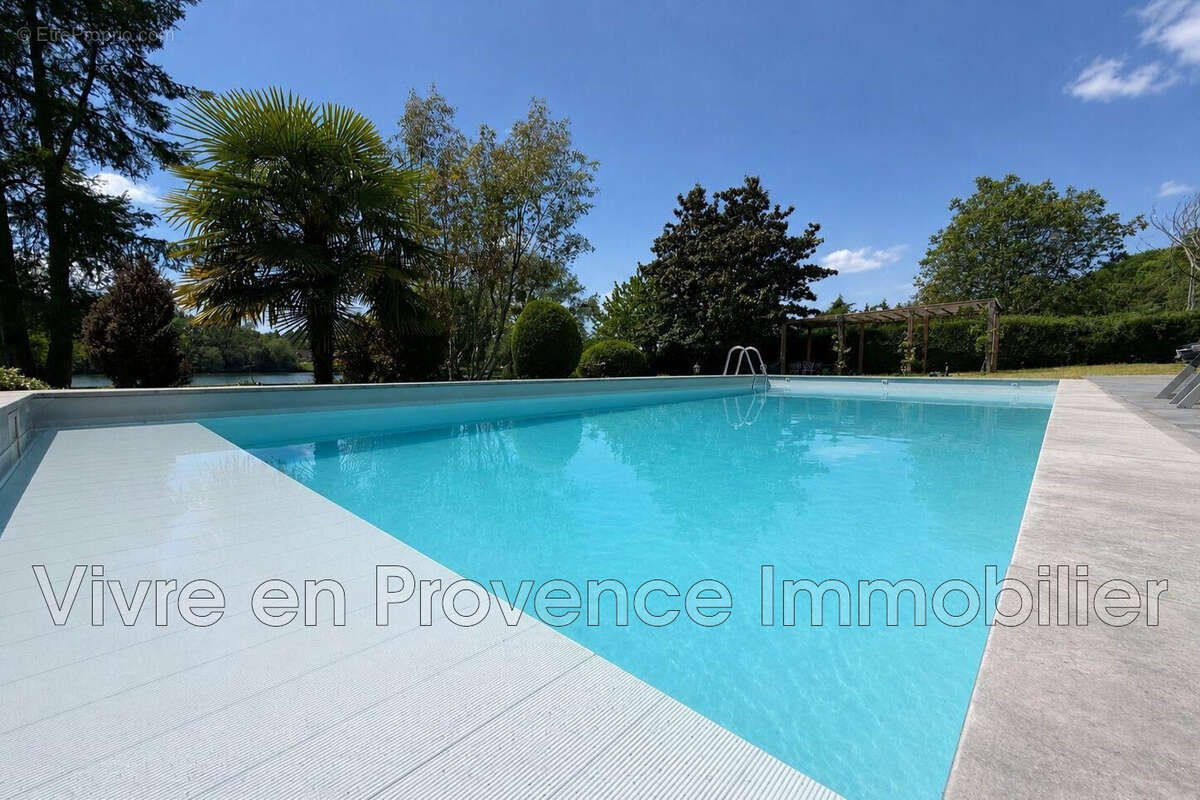 Maison 146 m² à Nandy  - photo 6
