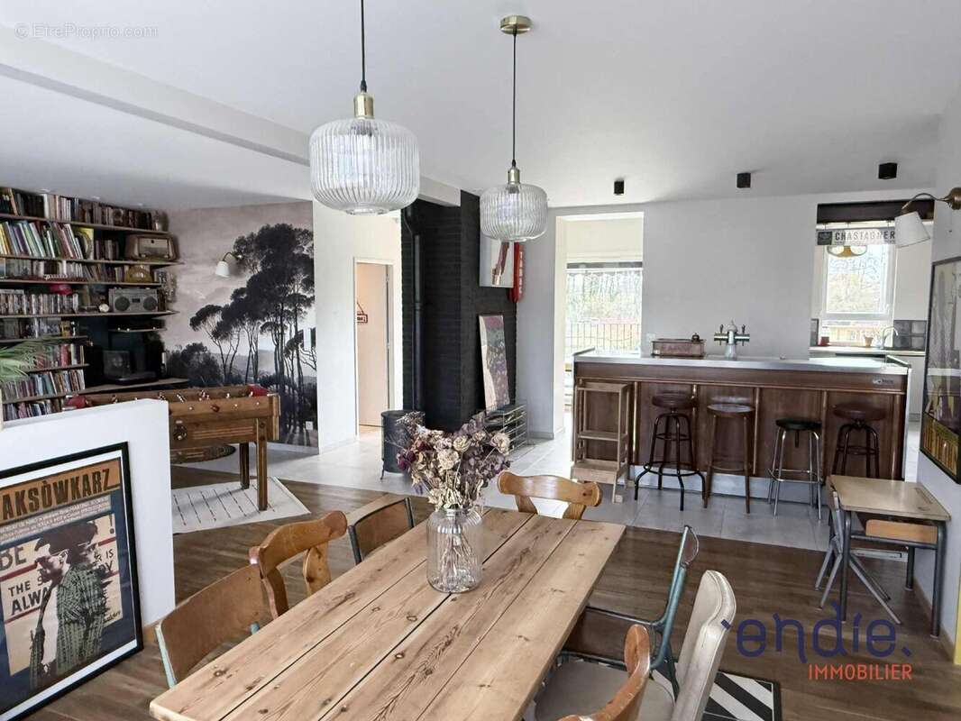 Maison à THIEL-SUR-ACOLIN