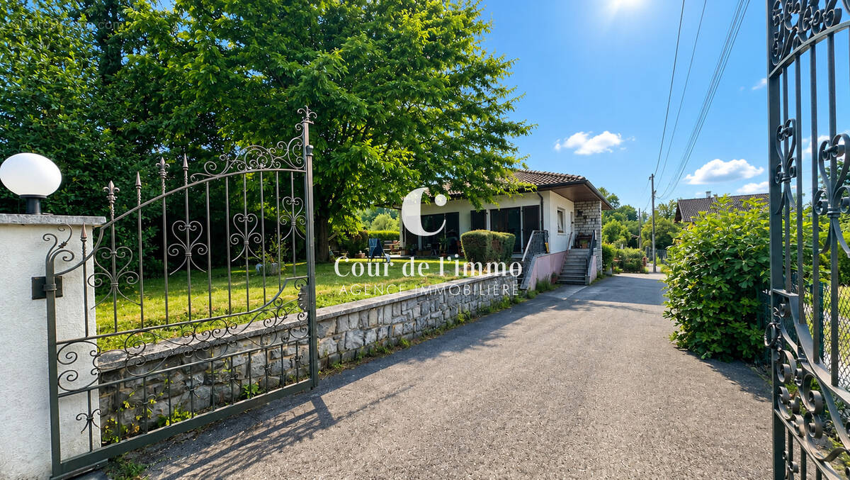 Maison à VETRAZ-MONTHOUX