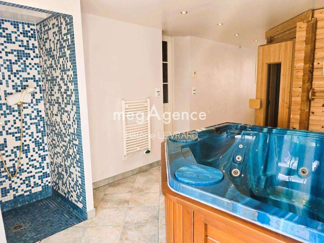 Maison familiale de 176m² avec piscine et espace bien-être - photo 7