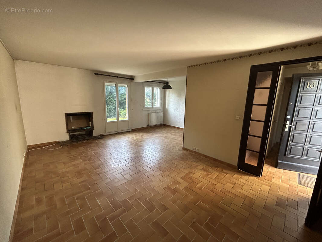 Maison à CLAYE-SOUILLY