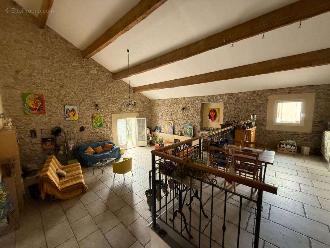 Maison 550 m² à Argeliers  - photo 4