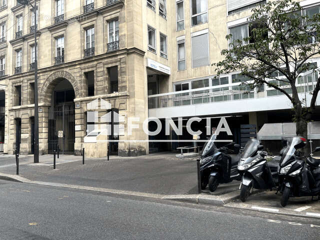 Parking à PARIS-10E