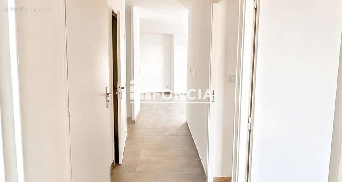 Appartement T4 neuf avec terrasse, jardin, vue lac et frais de notaire offerts - photo 4