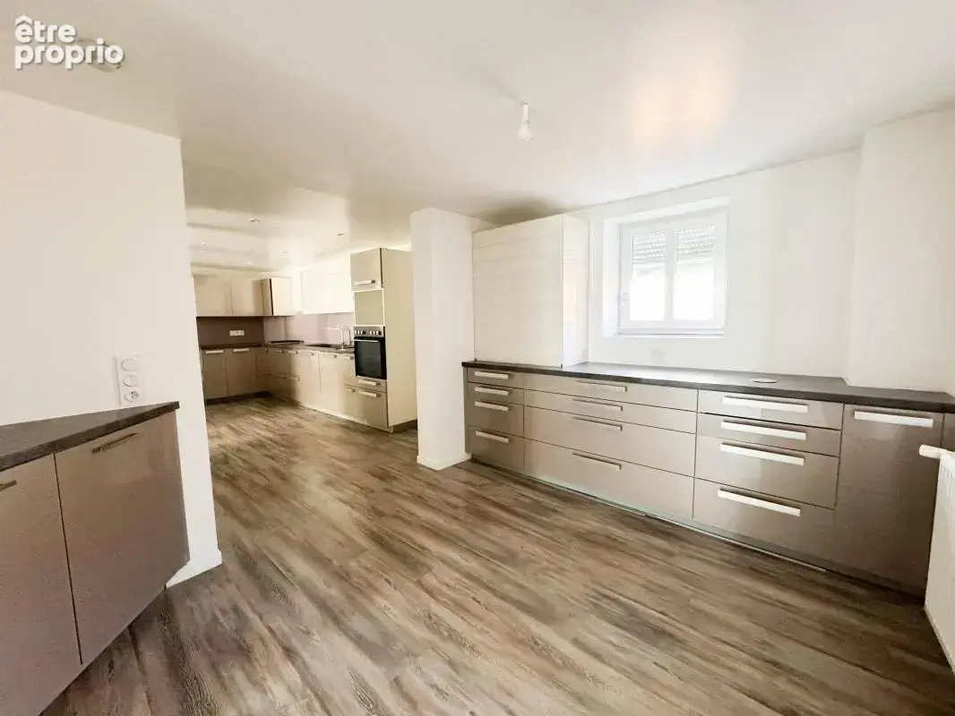 Maison mitoyenne en triplex de 170 m² avec jardin et garage au coeur de Lingolsheim - photo 4