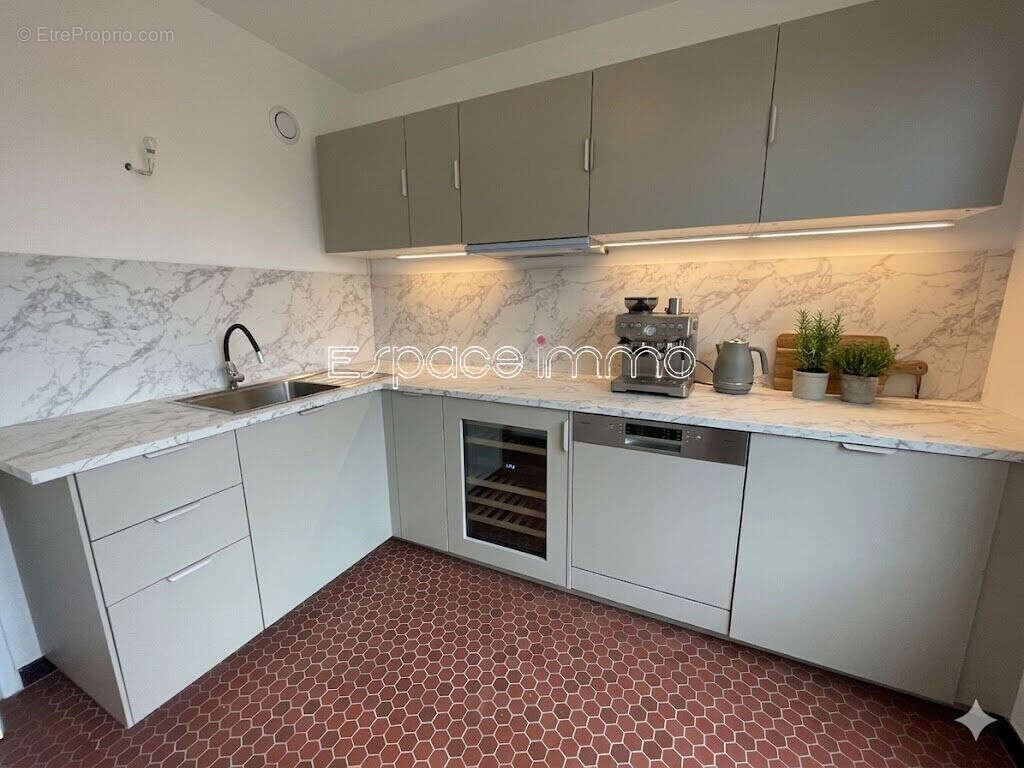 Appartement à MONT-SAINT-AIGNAN