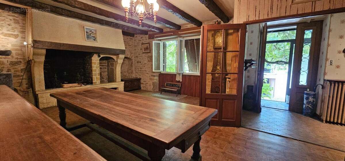 Maison à LIMOGNE-EN-QUERCY