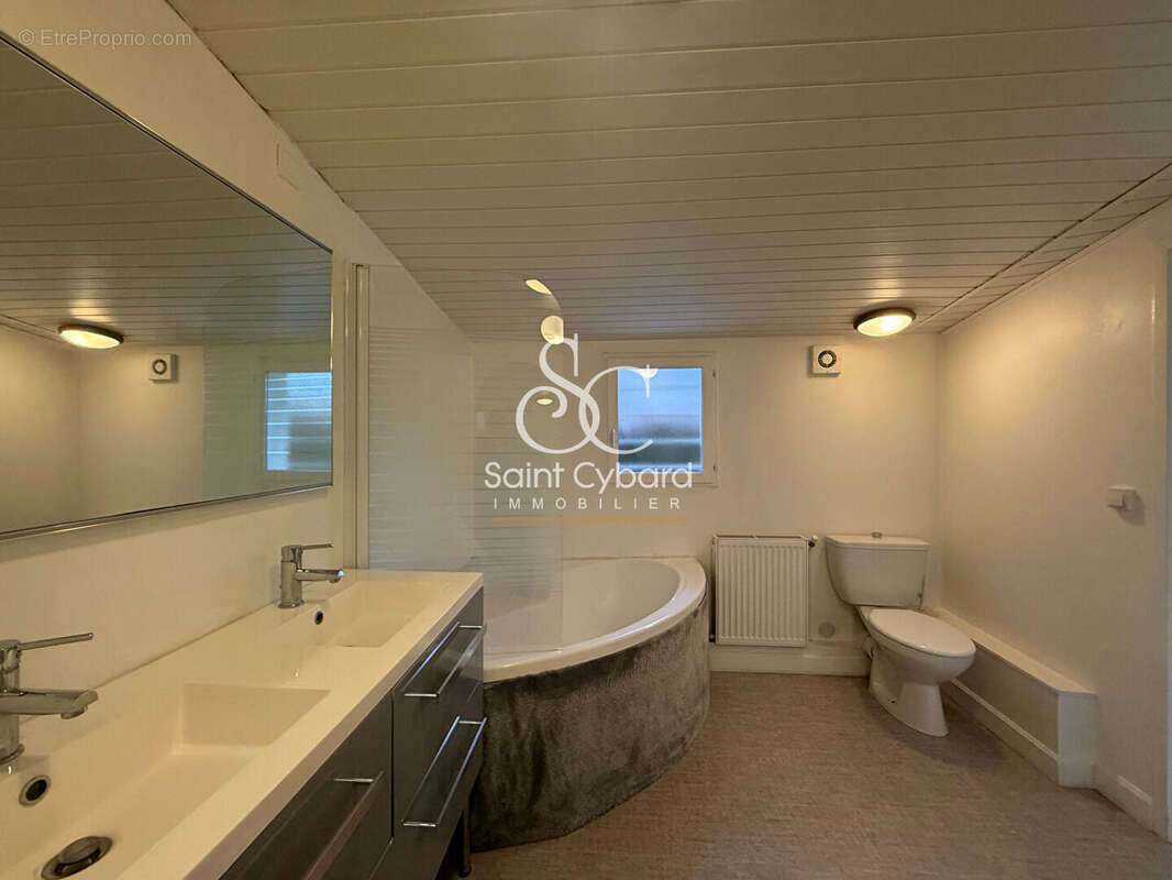 Maison à L&#039;ISLE-D&#039;ESPAGNAC