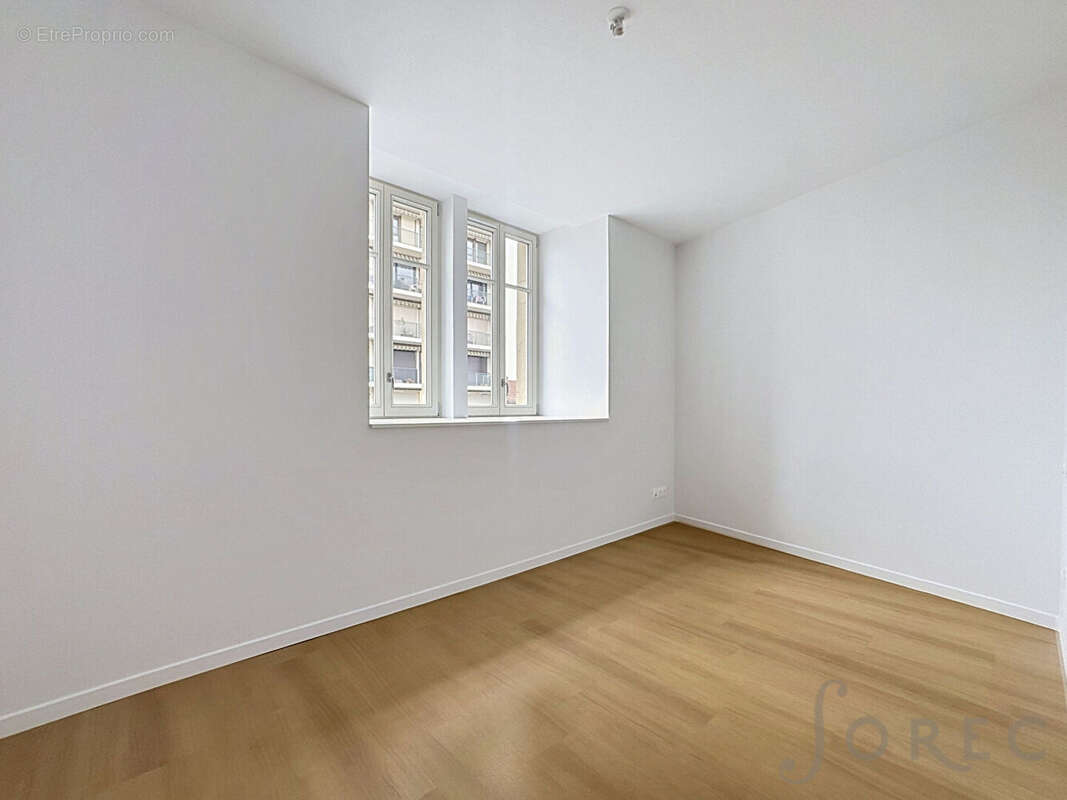 MONTIGNY-LÈS-METZ - Élégant T3 de 52 m² Carrez - Bâtiment de caractère réhabilité à neuf - photo 5