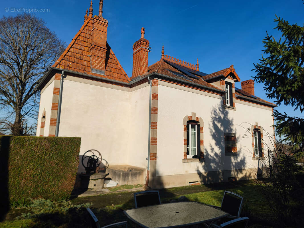 Maison à CERCY-LA-TOUR