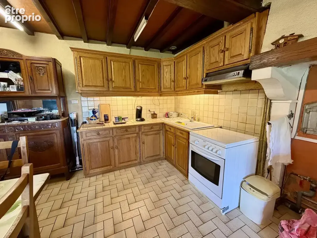 Situation unique! Au bout d'un petit chemin, maison avec granges proche de Saint-Léger-de-Fougeret - photo 5