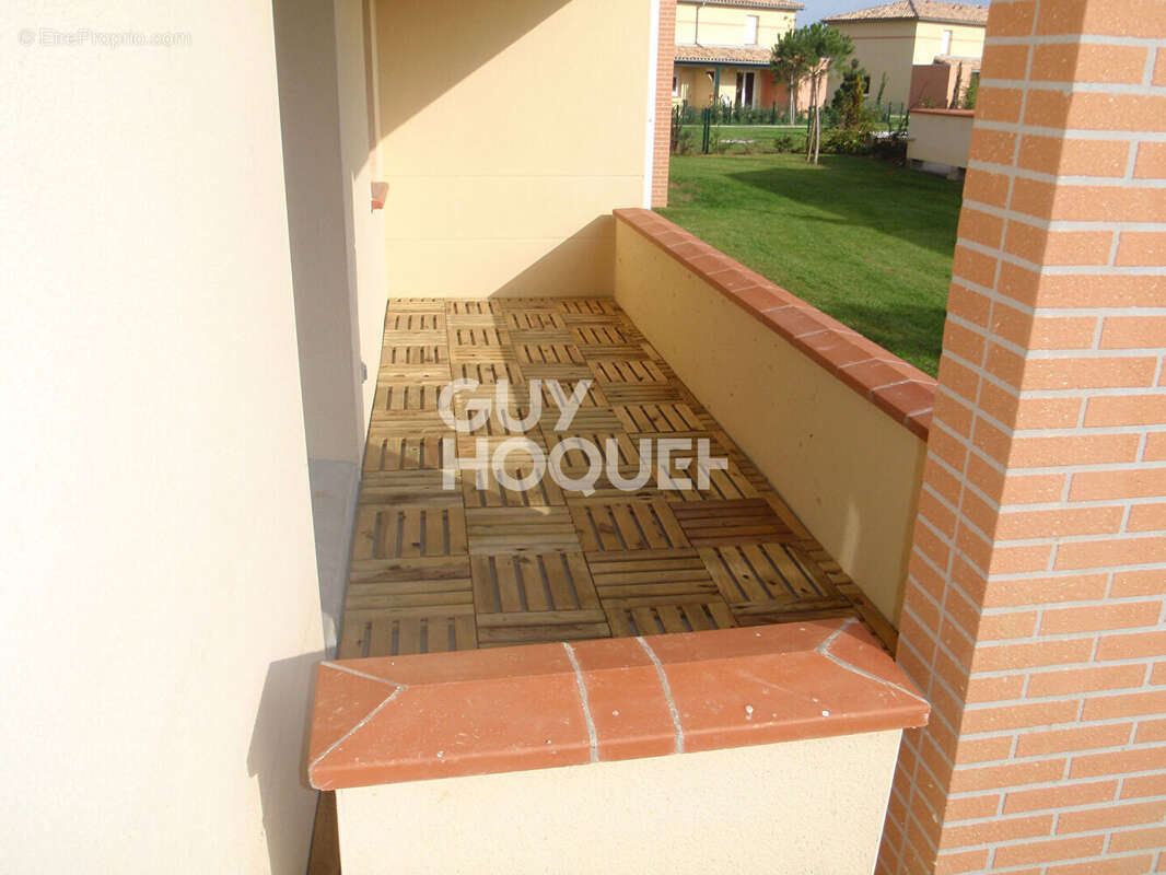 Appartement à BEAUZELLE