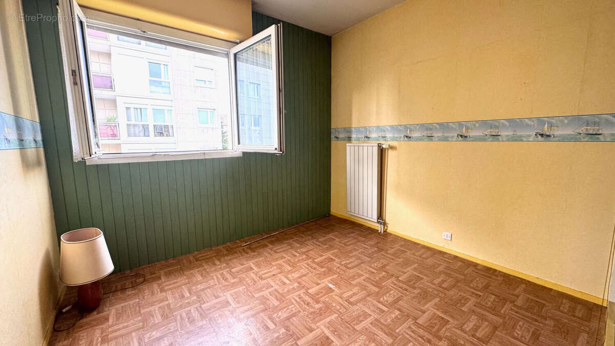 Appartement à CORBEIL-ESSONNES