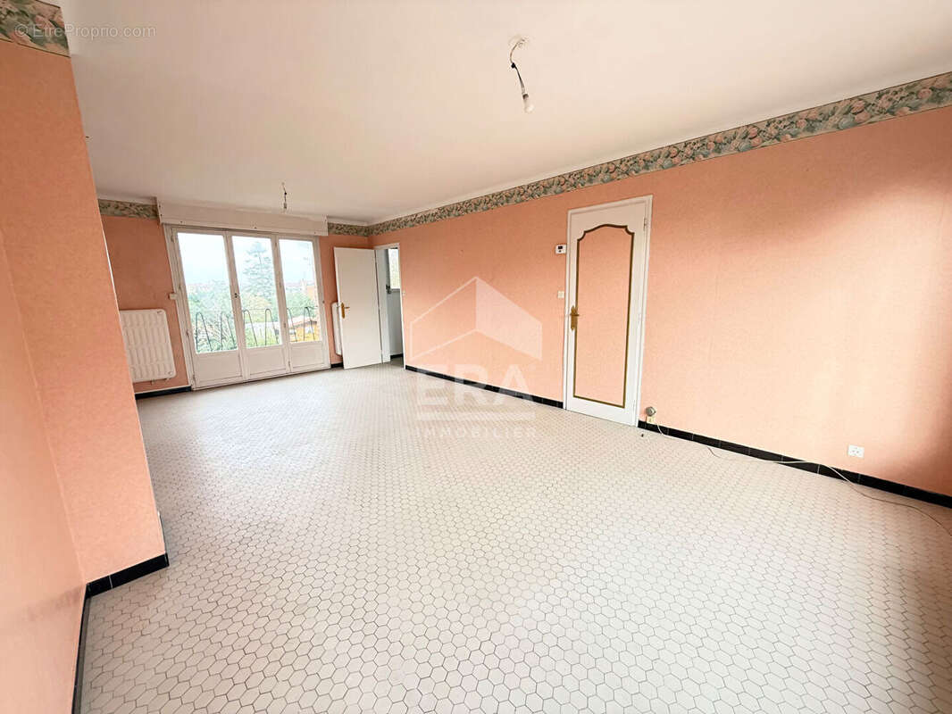 Maison à SAINT-MARTIN-BOULOGNE