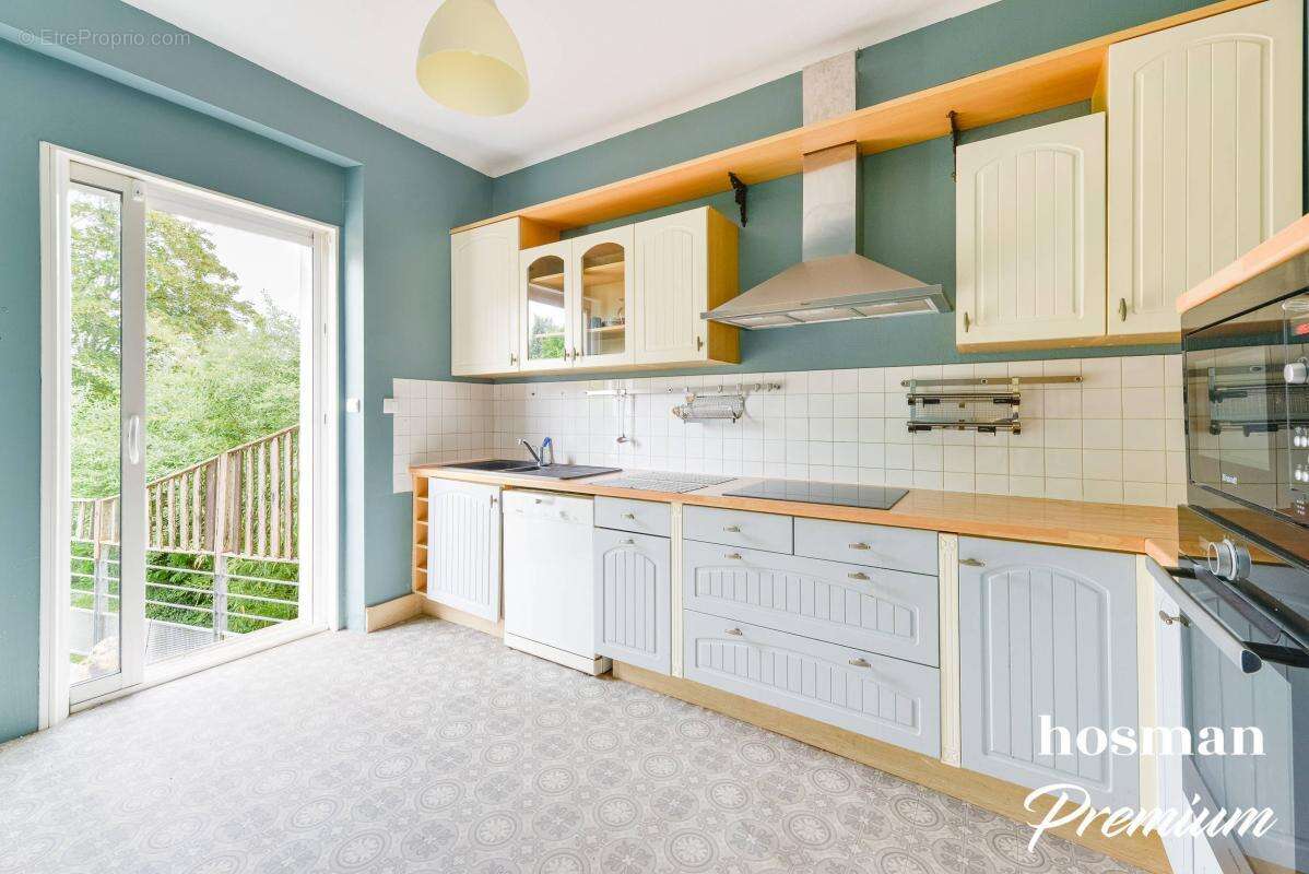 Charmante maison 6 pièces de 158 m² avec deux terrasses et jardin - À deux pas du Parc de Procé - photo 4