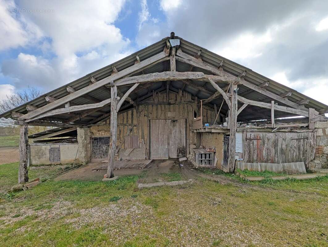 Maison de campagne avec deux chambres, grange et vue magnifique - photo 13