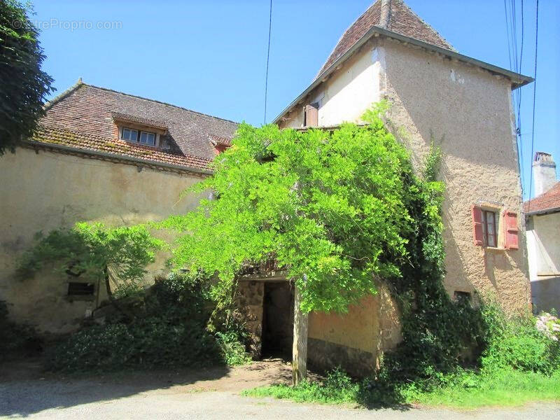 Maison à LOUBRESSAC