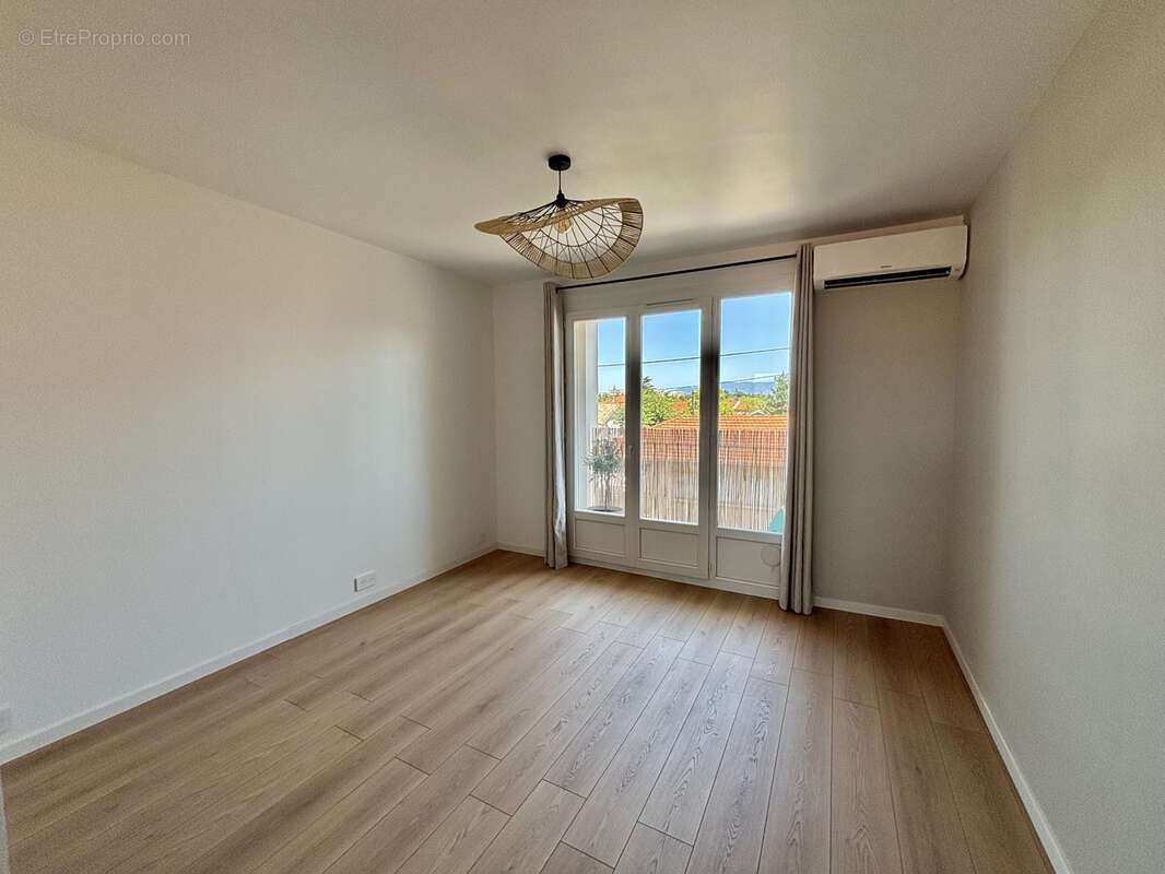 Petit charran   appartement t3 rénové   55 m2   balcon   vue sur crussol - photo 3