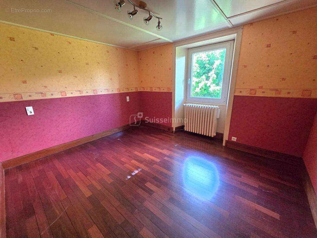 Appartement t4 84.6 m² 149000 euros - photo 4