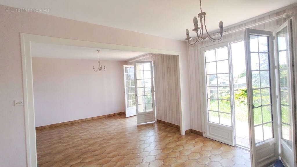 Maison à THURE