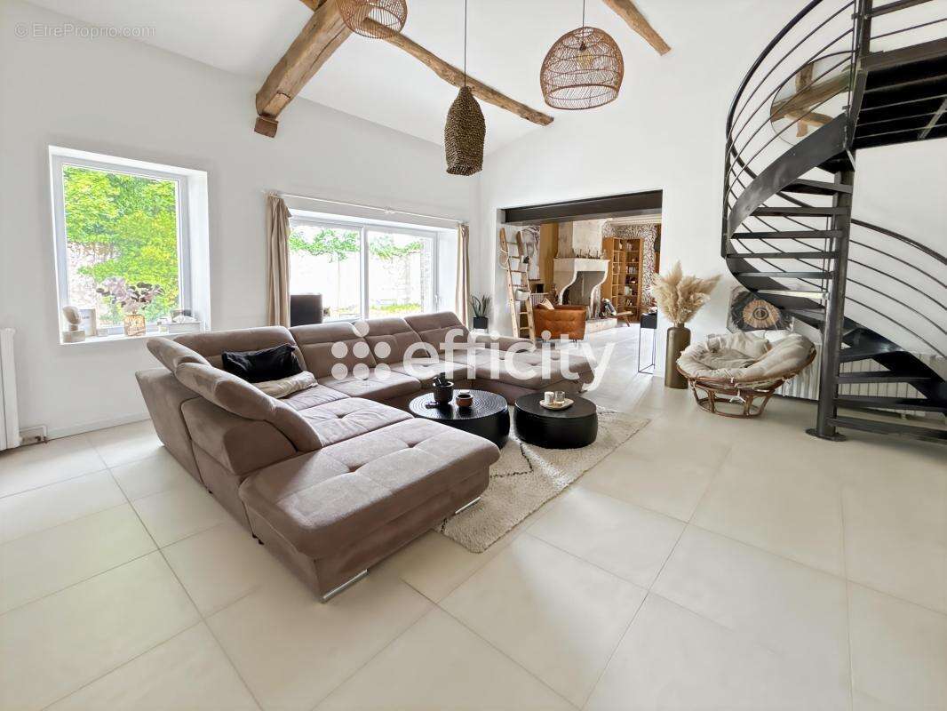 Maison 265 m² à Brizambourg  - photo 3