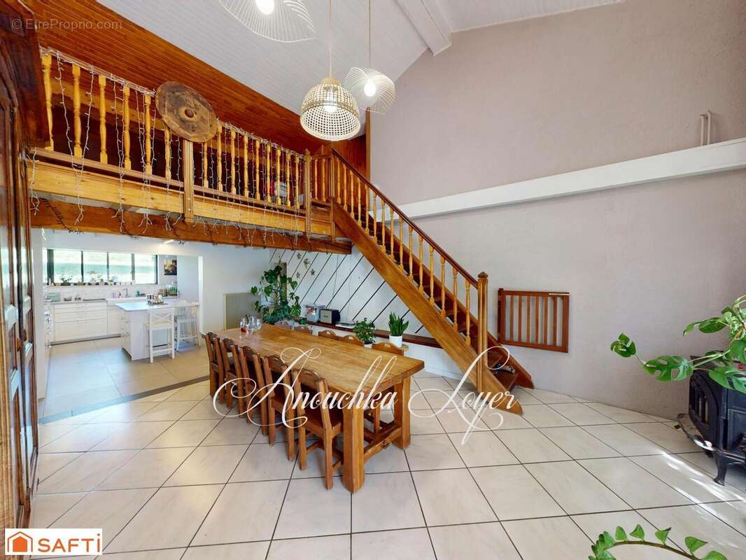 Maison 270 m² à La Reole  - photo 4