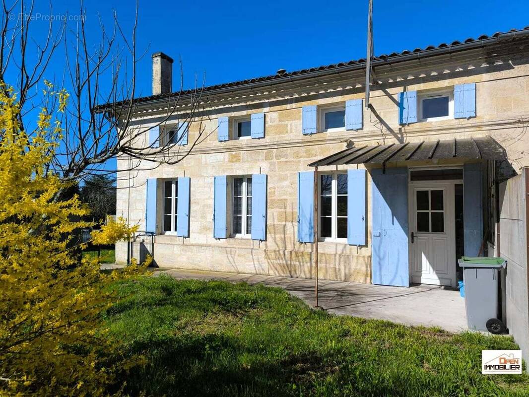 Maison à COUTRAS