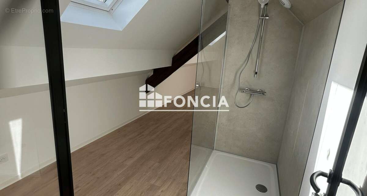 Sarrebourg – Exceptionnel duplex F3 de 104 m² dans une ancienne filature réhabilitée avec prestations contemporaines + carport - photo 10