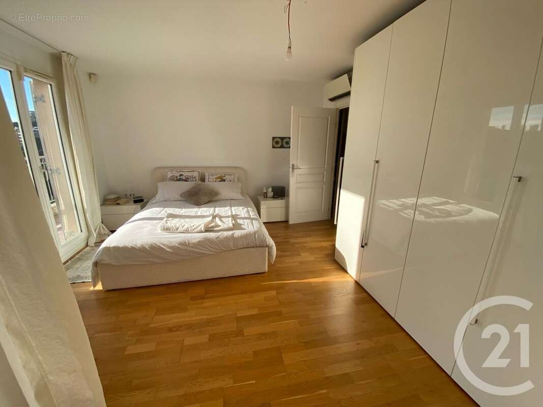 Appartement à ROQUEBRUNE-CAP-MARTIN