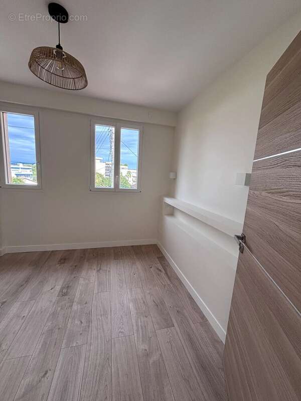 Appartement à MANDELIEU-LA-NAPOULE