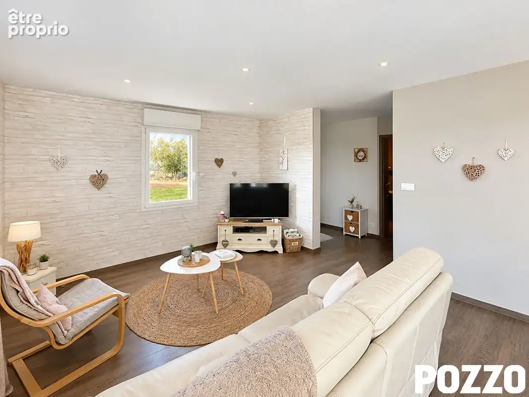 A VENDRE à Buais Les Monts - Maison 7 pièce(s) 146 m² - photo 6