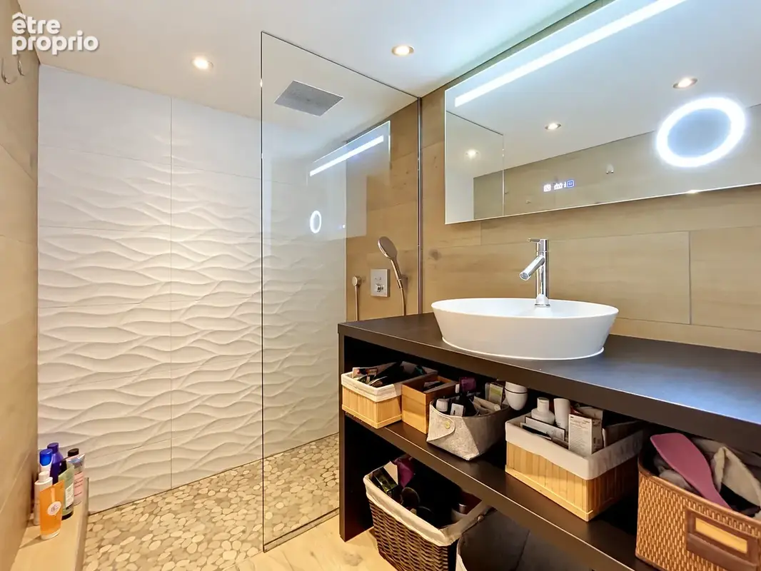 PUVIS DE CHAVANNE / Bel Appartement de 100 m2 rénové et climatisé - photo 15