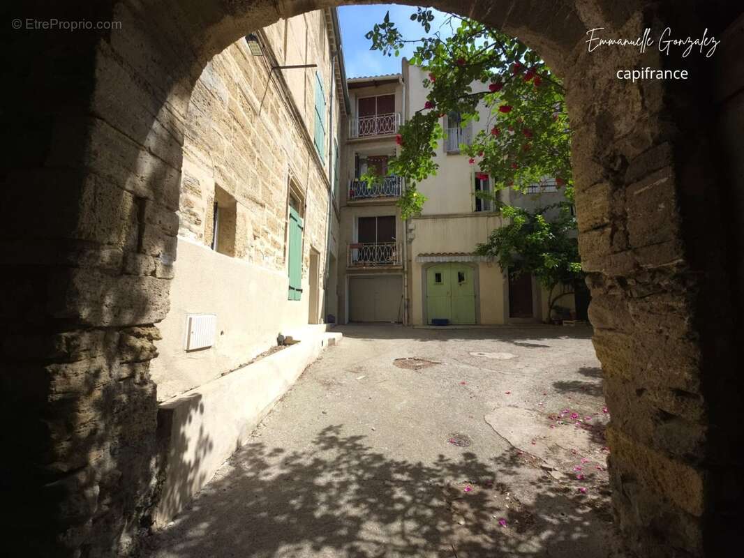 Maison de caractère entièrement rénovée 200m² avec 5 chambres ROUJAN (34) - photo 24