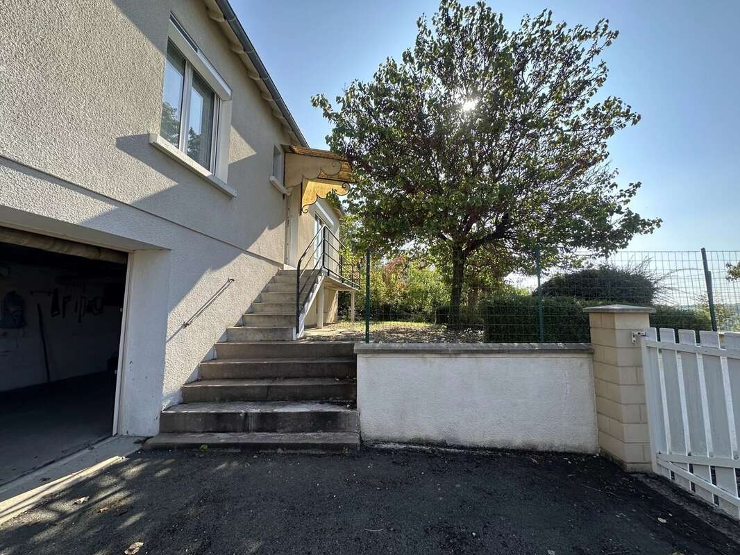 Pavillon sur sous-sol 5 pièces 75 m²,  piece de vie possible 40 m² - photo 3