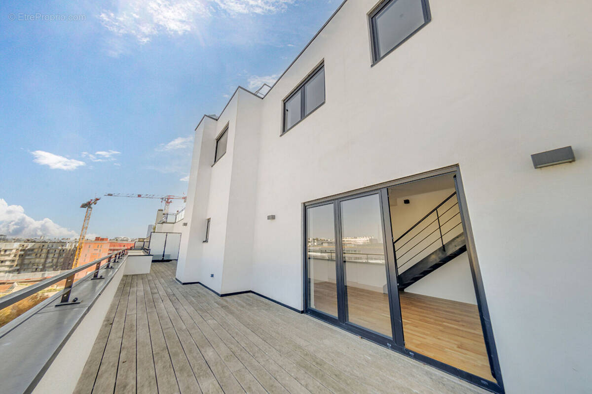 Appartement à PARIS-15E