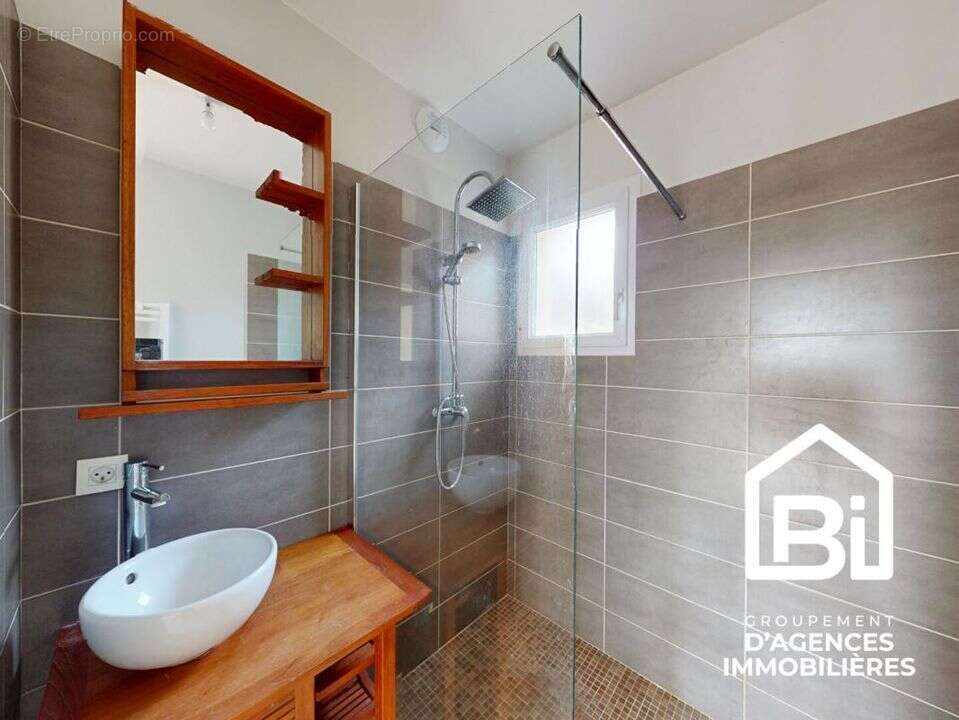 Appartement à COLLEVILLE-MONTGOMERY