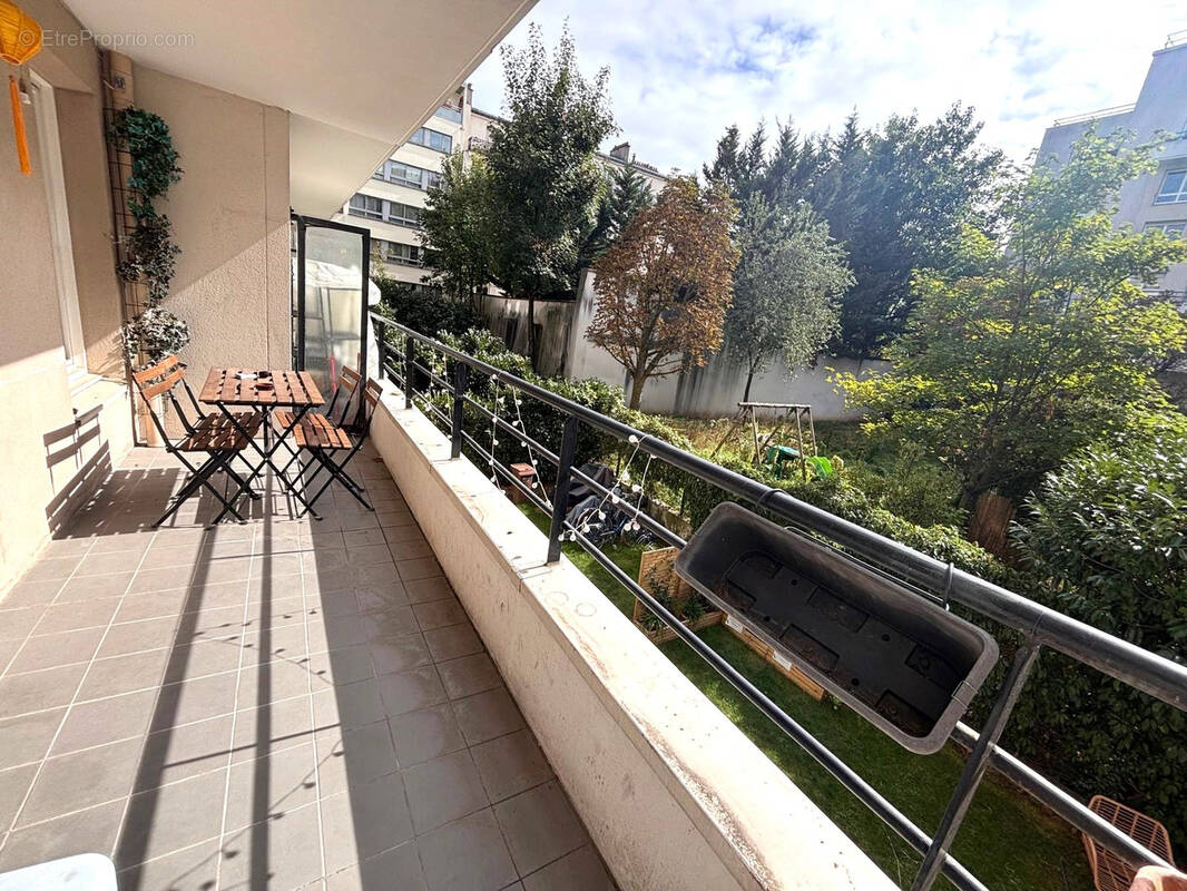 Appartement à PARIS-19E