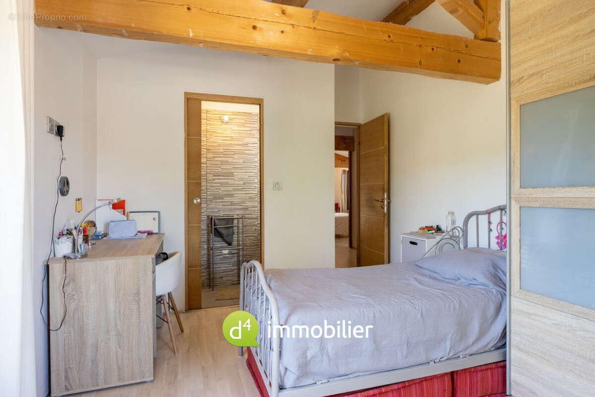 Maison à LA FARE-LES-OLIVIERS