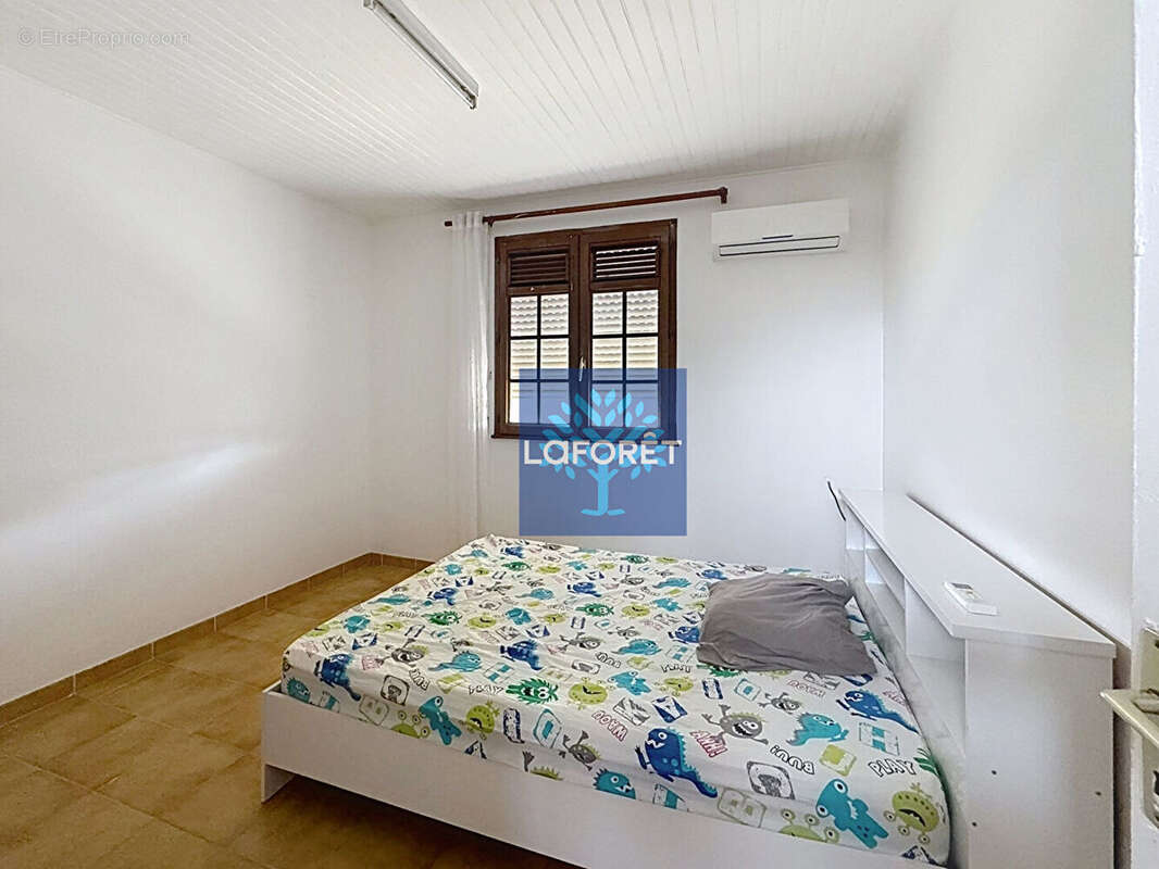 A vendre : Maison T6 sur deux niveaux au Lamentin - photo 15