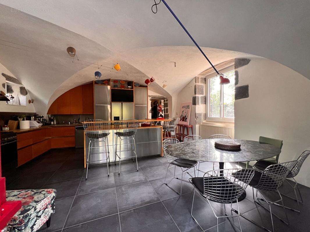 Maison à VARENNES-SUR-MORGE