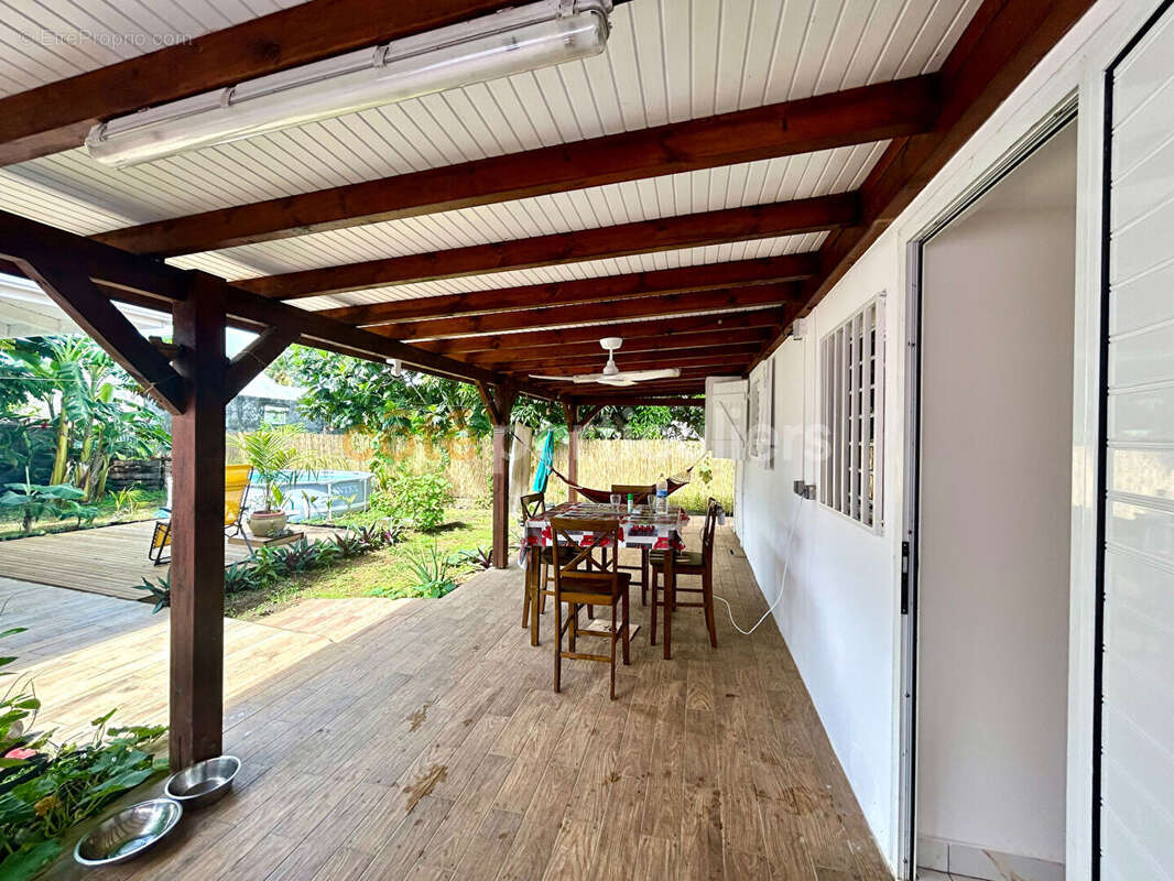 Maison à SAINTE-ROSE