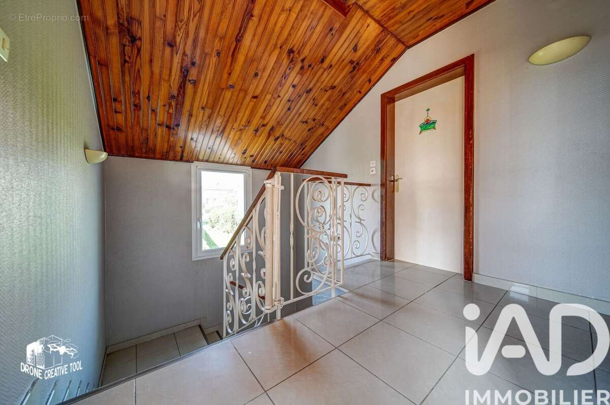 Maison 109 m² à Neufchef  - photo 9