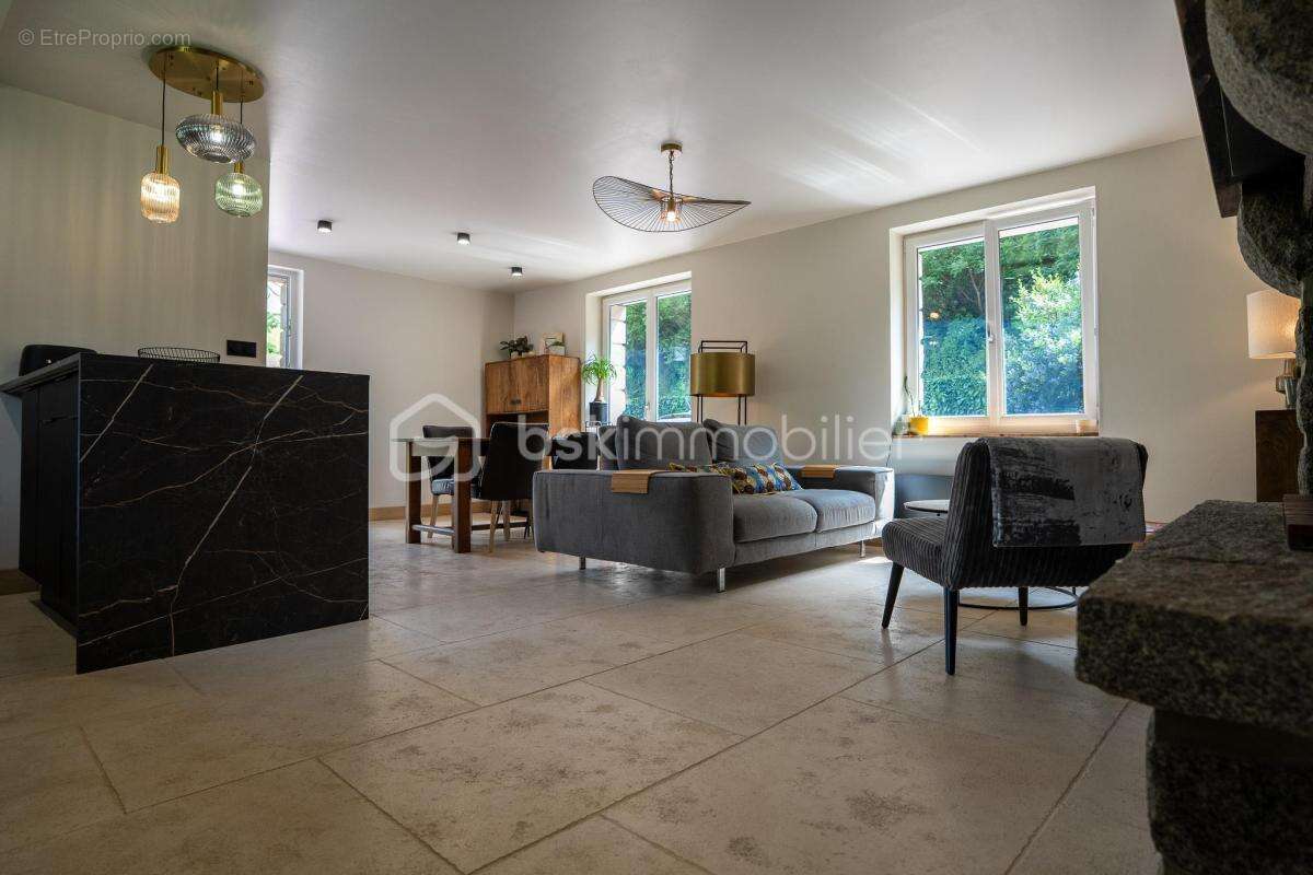 Superbe maison en pierre sans travaux sur terrain de 1750m² - photo 3