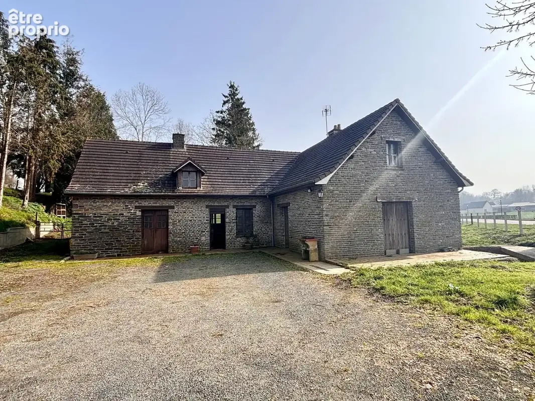 Maison à CONDE-SUR-VIRE