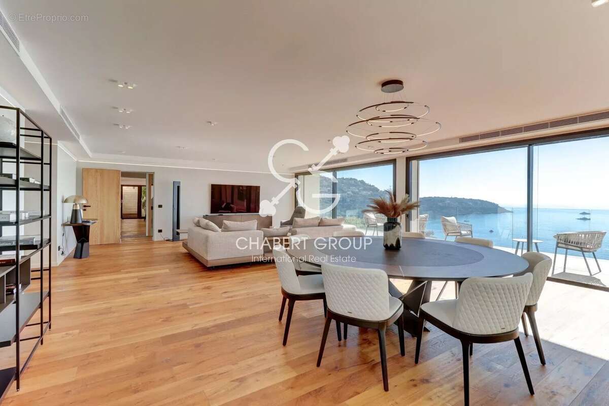 Appartement à ROQUEBRUNE-CAP-MARTIN