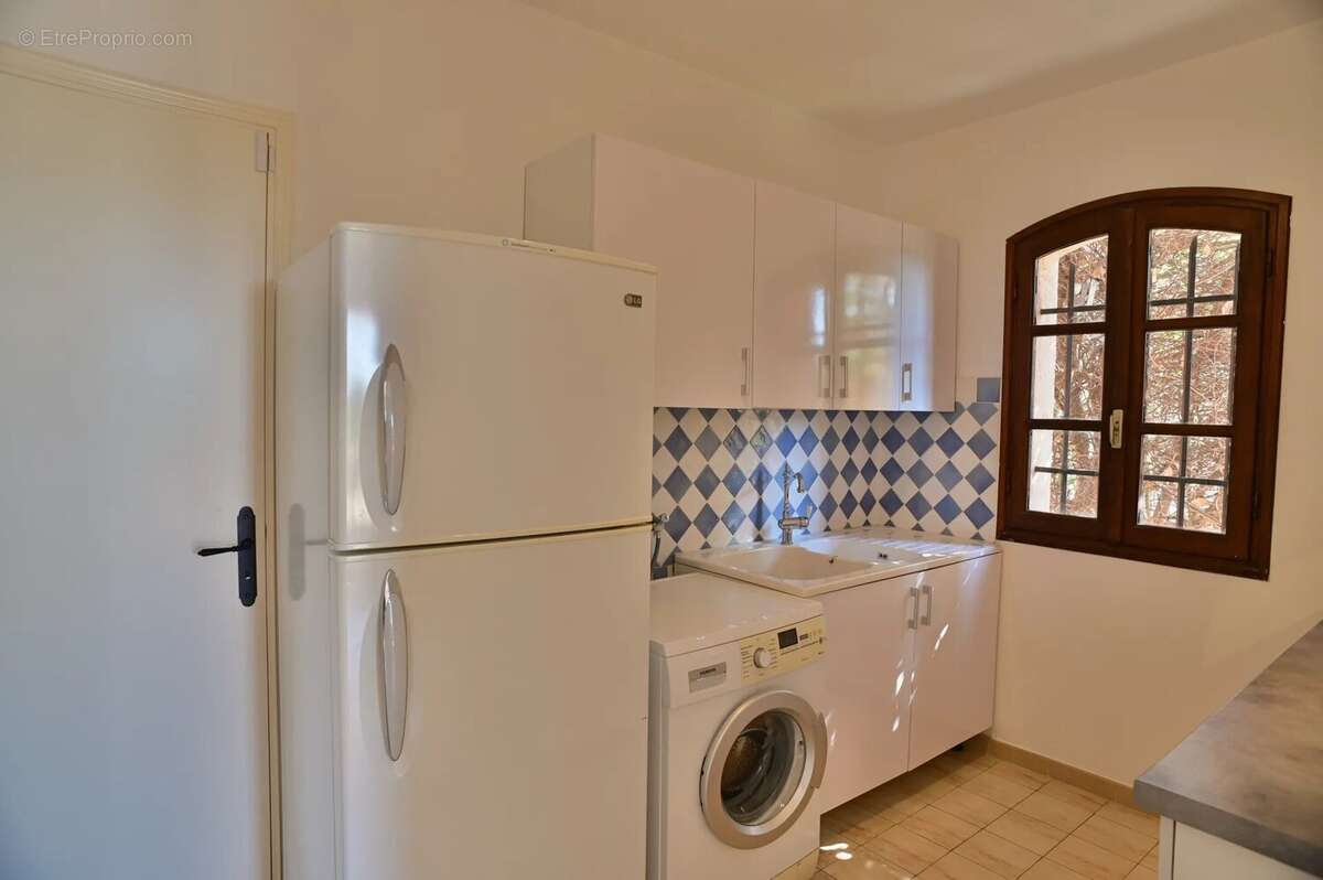 Maison à TOURRETTES-SUR-LOUP