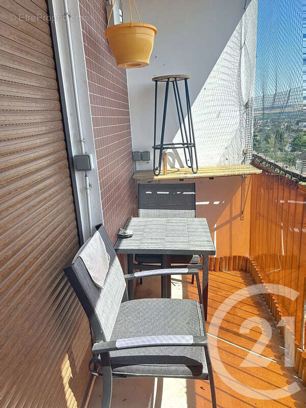 Appartement 71 m² à Auxerre  - photo 2