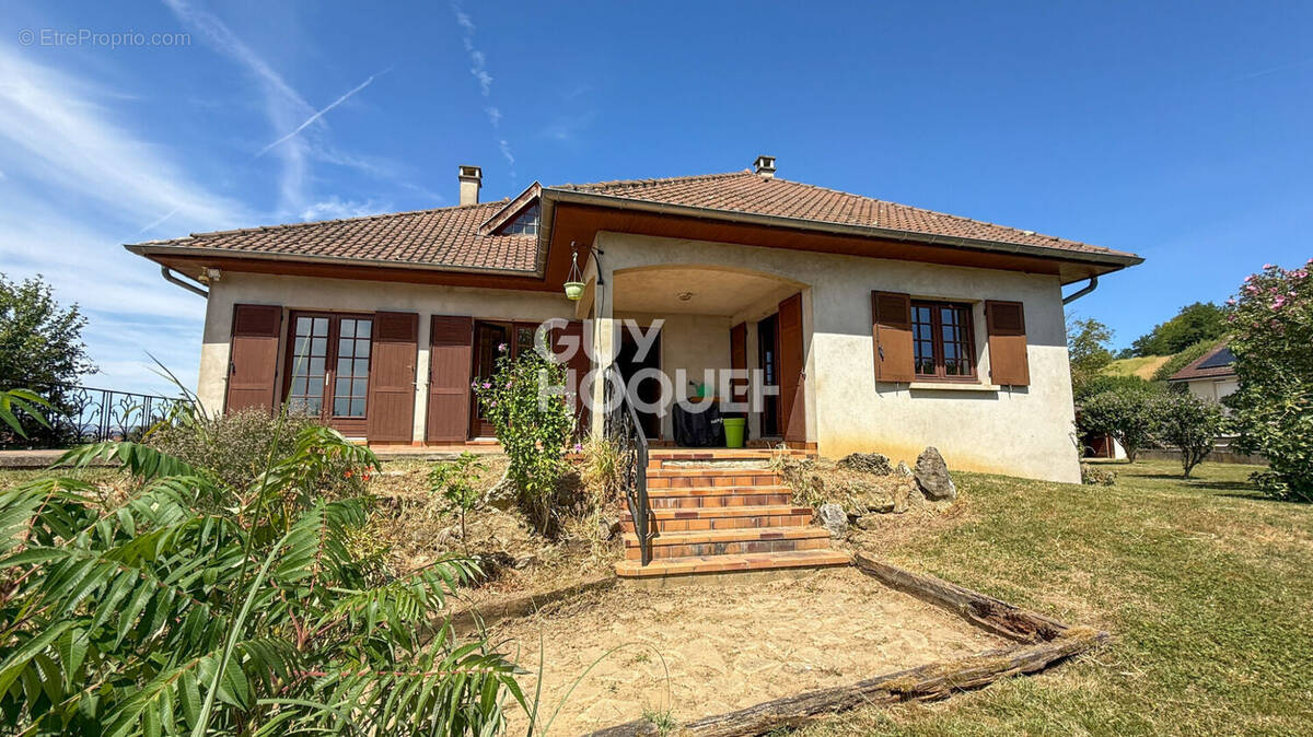Maison à LUZINAY